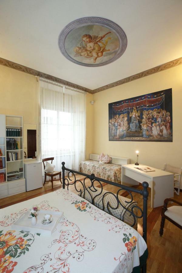 Residenza D'Epoca Montanini Bed & Breakfast Siena Exterior foto